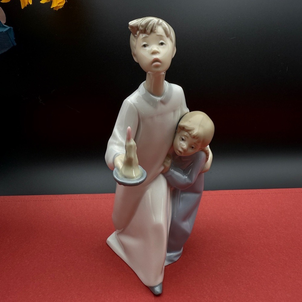 Lladro #4874 Children in Nightshirts Boy Girl w/ Candle Porcelain Figurine Mint